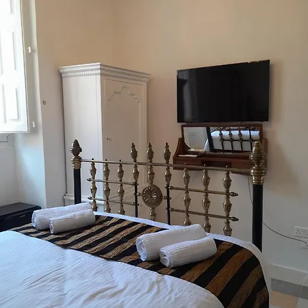 Valperga The Charming In Old بيت للعطل